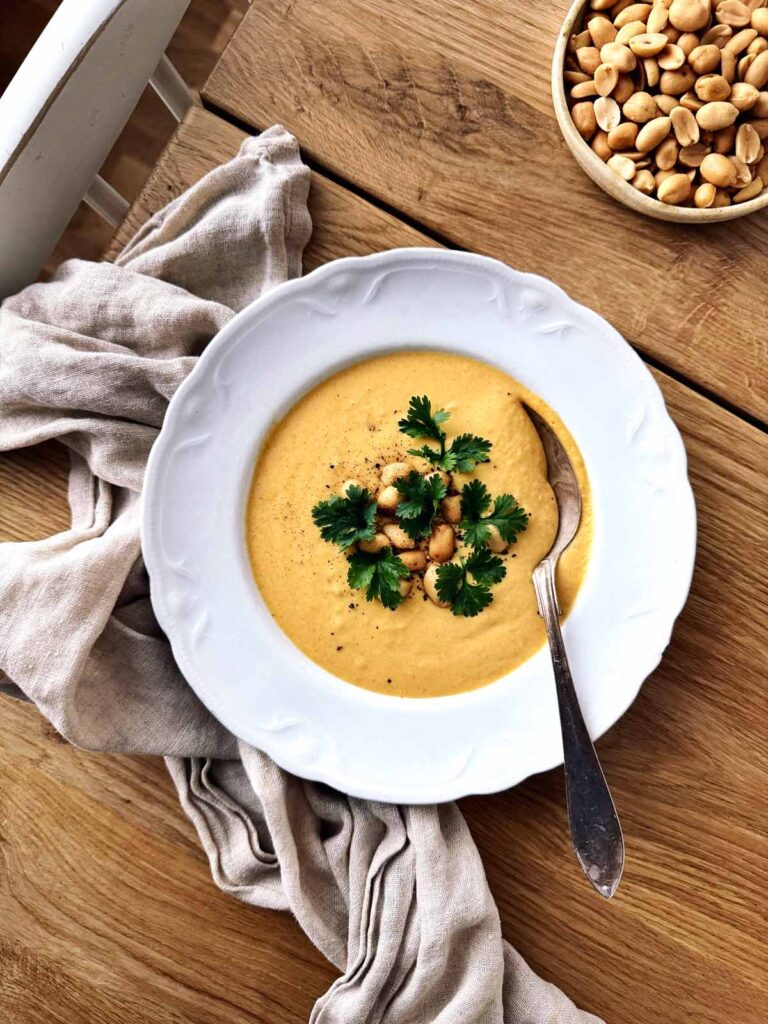 porkkana-maapähkinäkeitto