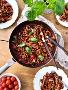 tomaatti-linssipasta